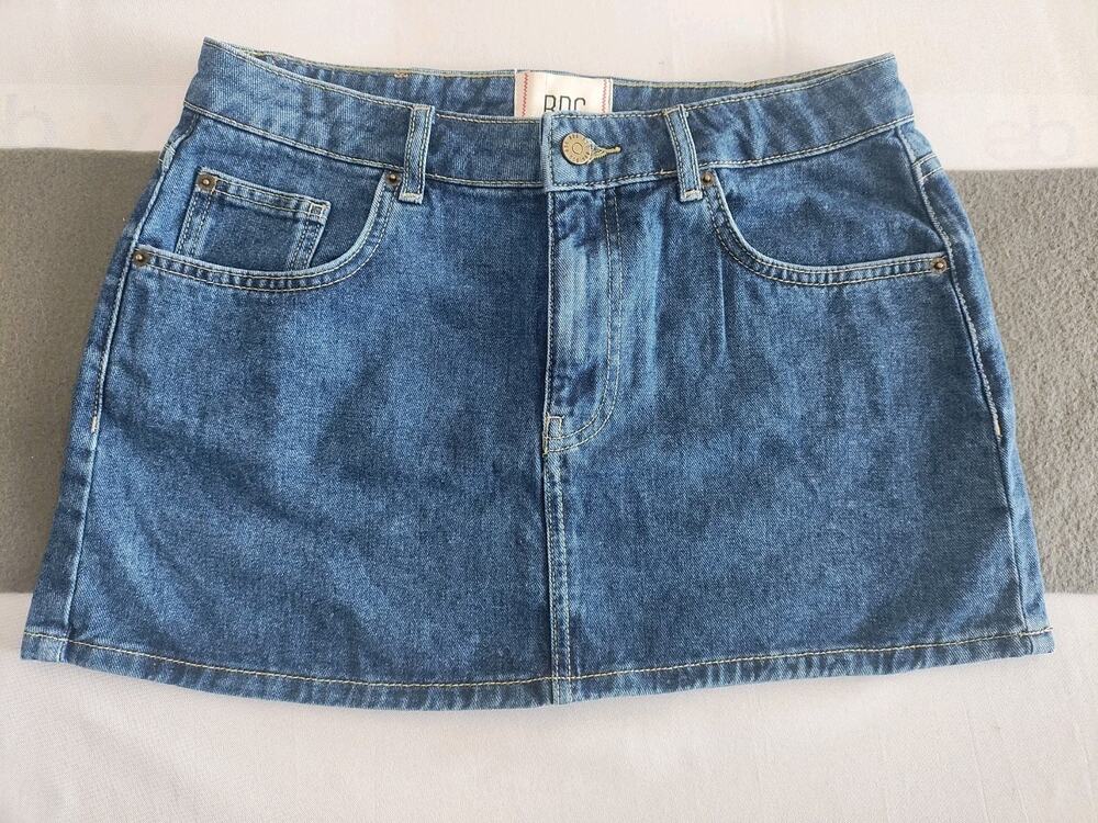 BDG Denim Micro Mini Jean Skirt Size M Raw Hem Pleated Low Rise Cowgirl Dance